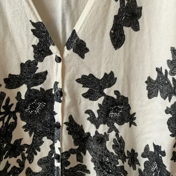 Worthington sweater. Cardigan. Silk. Beaded. Embroidered.  Size L. - Picture 3 of 9